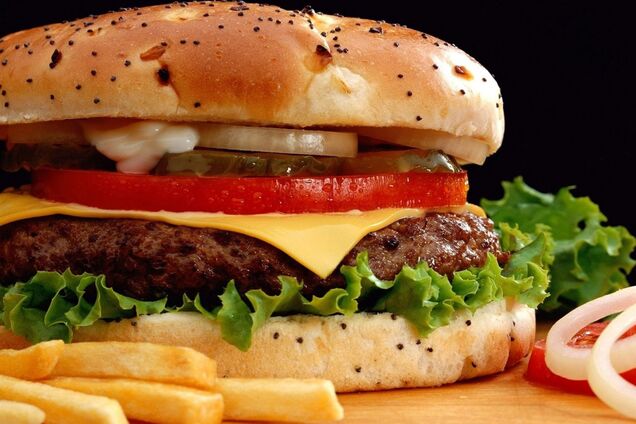 Секрети бургера: чи безпечно харчуватися фаст-фудом