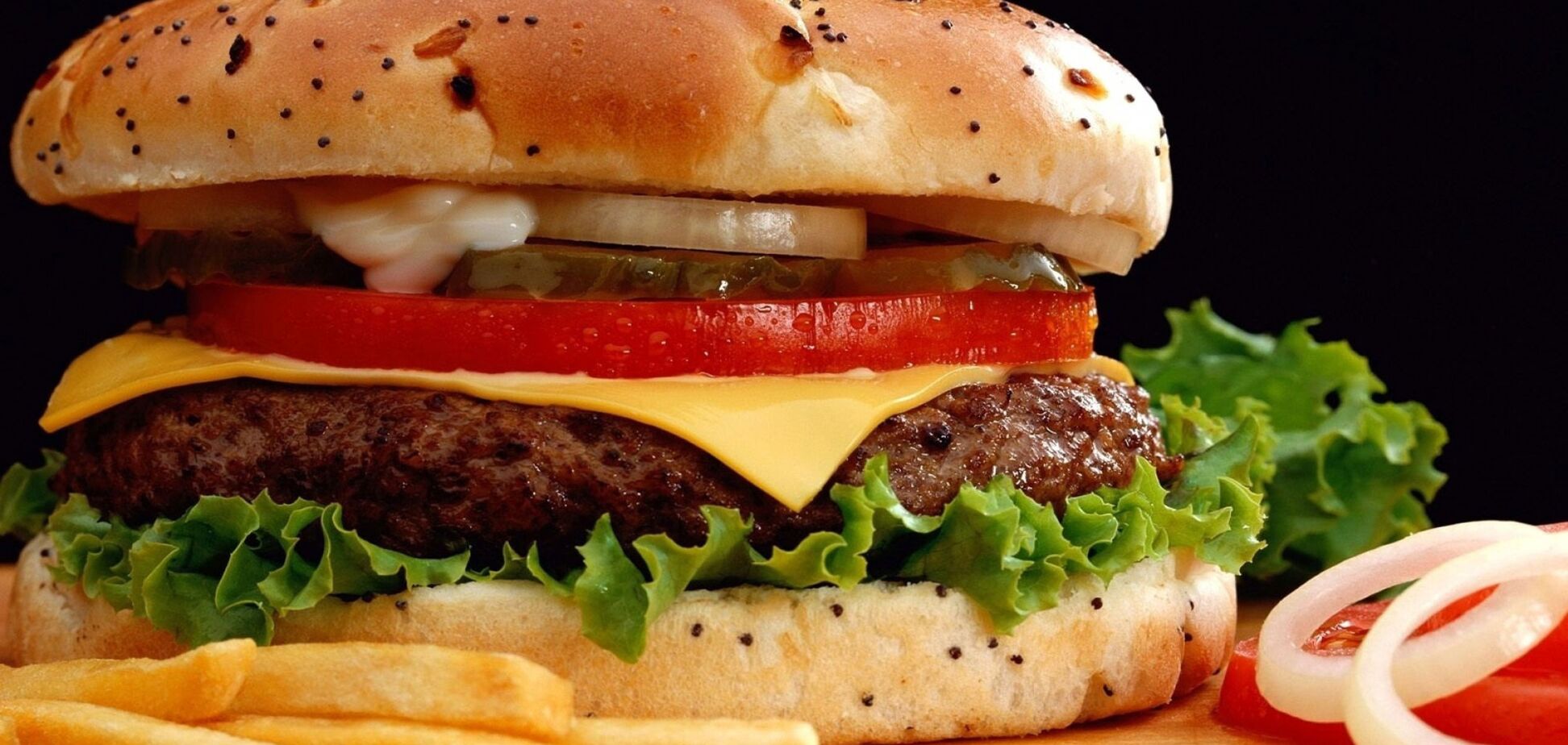 Секреты бургера: безопасно ли питаться фаст-фудом 