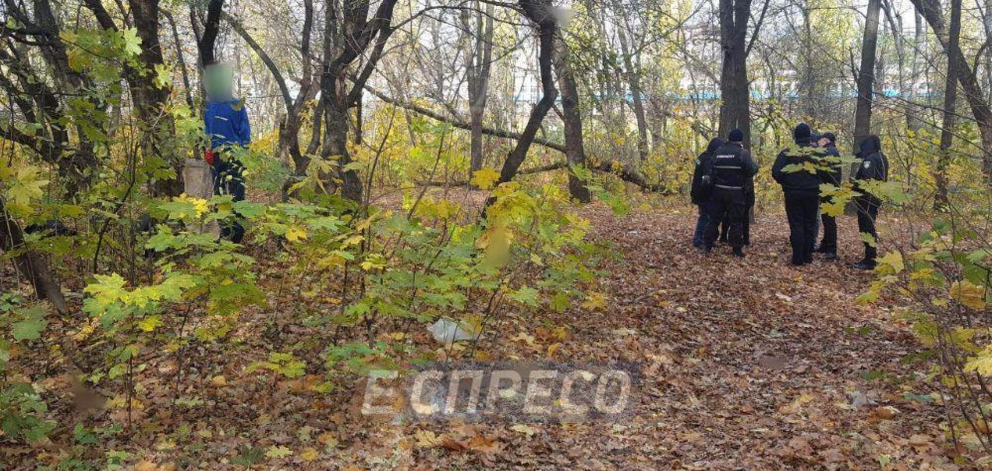 В парке повесился мужчина