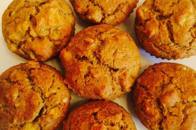 Как приготовить полезные кексы с тыквой, яблоком и морковью
