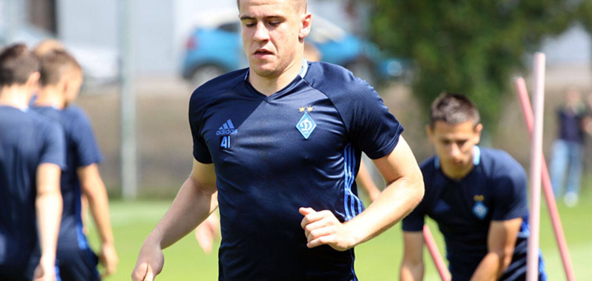 'Тяжело, все злые': форвард 'Динамо' откровенно рассказал об атмосфере в команде