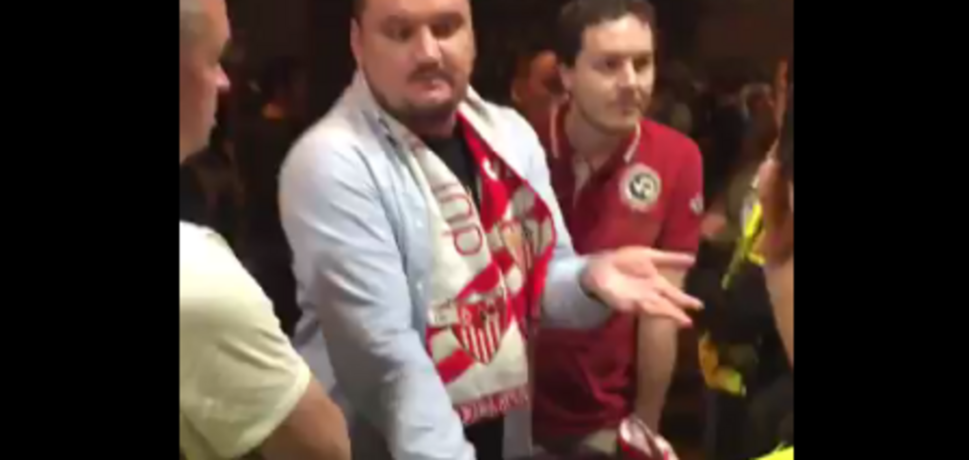 Російських уболівальників-'трансвеститів' обламали на матчі Ліги чемпіонів