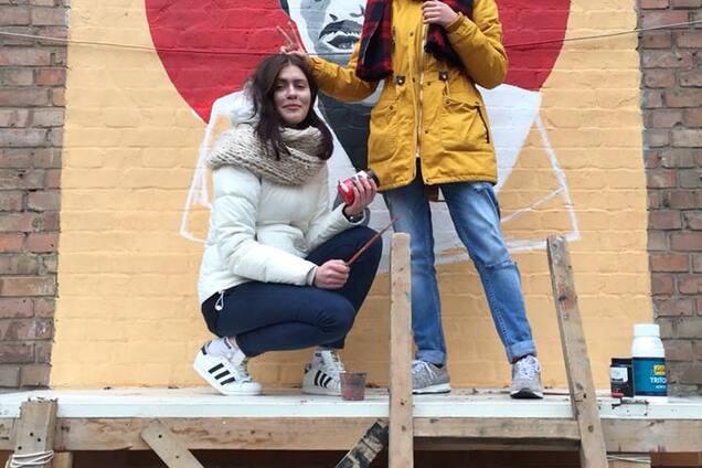 Портрет Ескобара в Києві