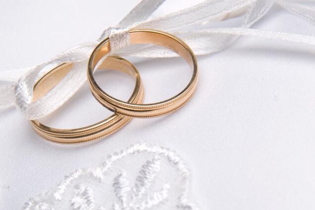 Спочатку син, потім дочка: американка двічі вступила в шлюб із власними дітьми