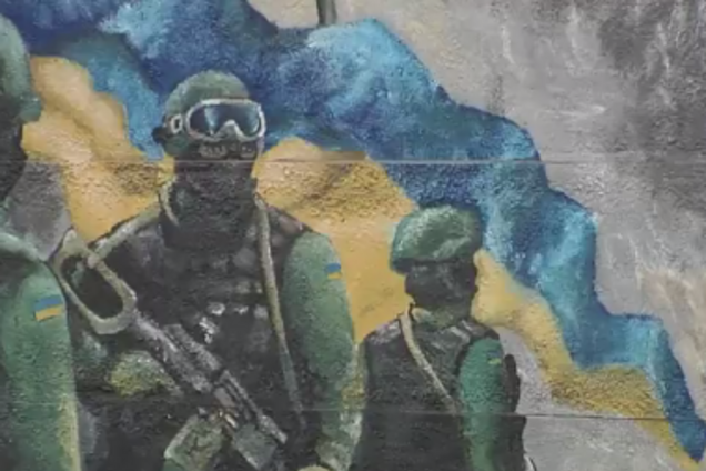'Солдат рисует, служба идет': боец Нацгвардии создал арт-блокпост в прифронтовой зоне
