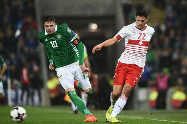 Швейцарский футболист чуть не оторвал ноги сопернику в отборе ЧМ-2018: опубликовано видео