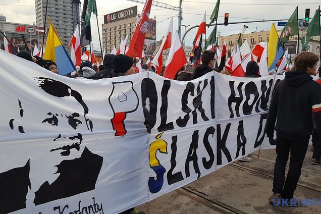 'Хочемо Бога': польські радикали вийшли на марш з антиукраїнським банером