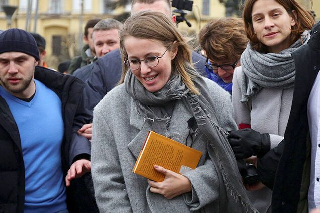 Собчак заглушили таким дружным криком 'Позор!'