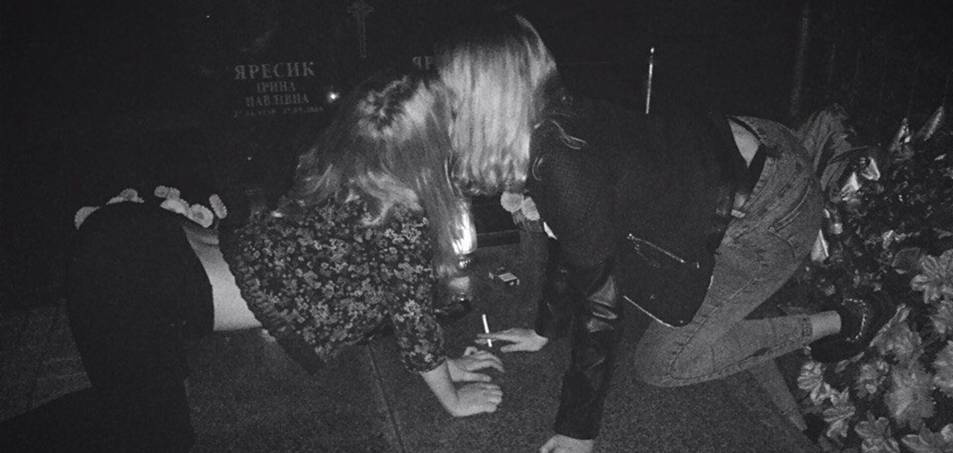 'Малолітні дурепи!' На кладовищі на Львівщині дівчата влаштували п'яні танці: мережа в сказі