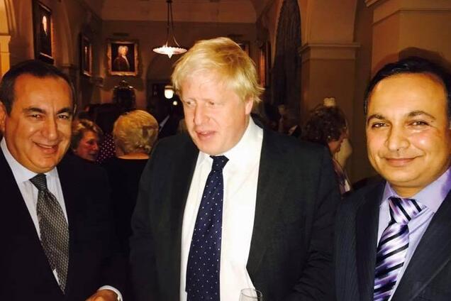 Британський міністр потрапив у гучний скандал через фото з ученим, пов'язаним із Кремлем