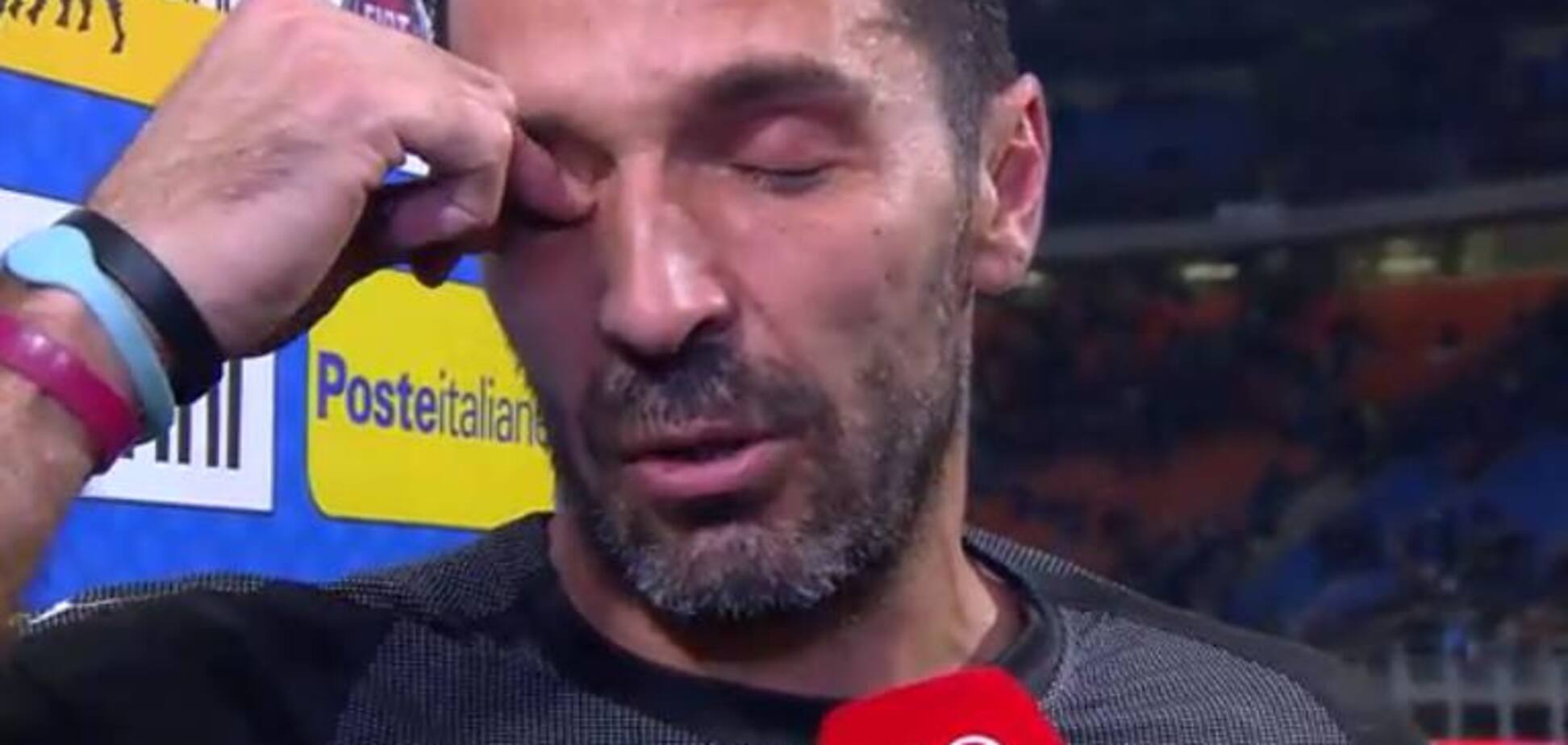 Легенда сборной Италии разрыдался, объявив о завершении карьеры: опубликованы трогательные фото