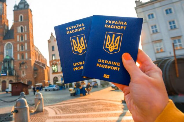 Ще кілька країн: українців порадували прогнозом щодо безвізу