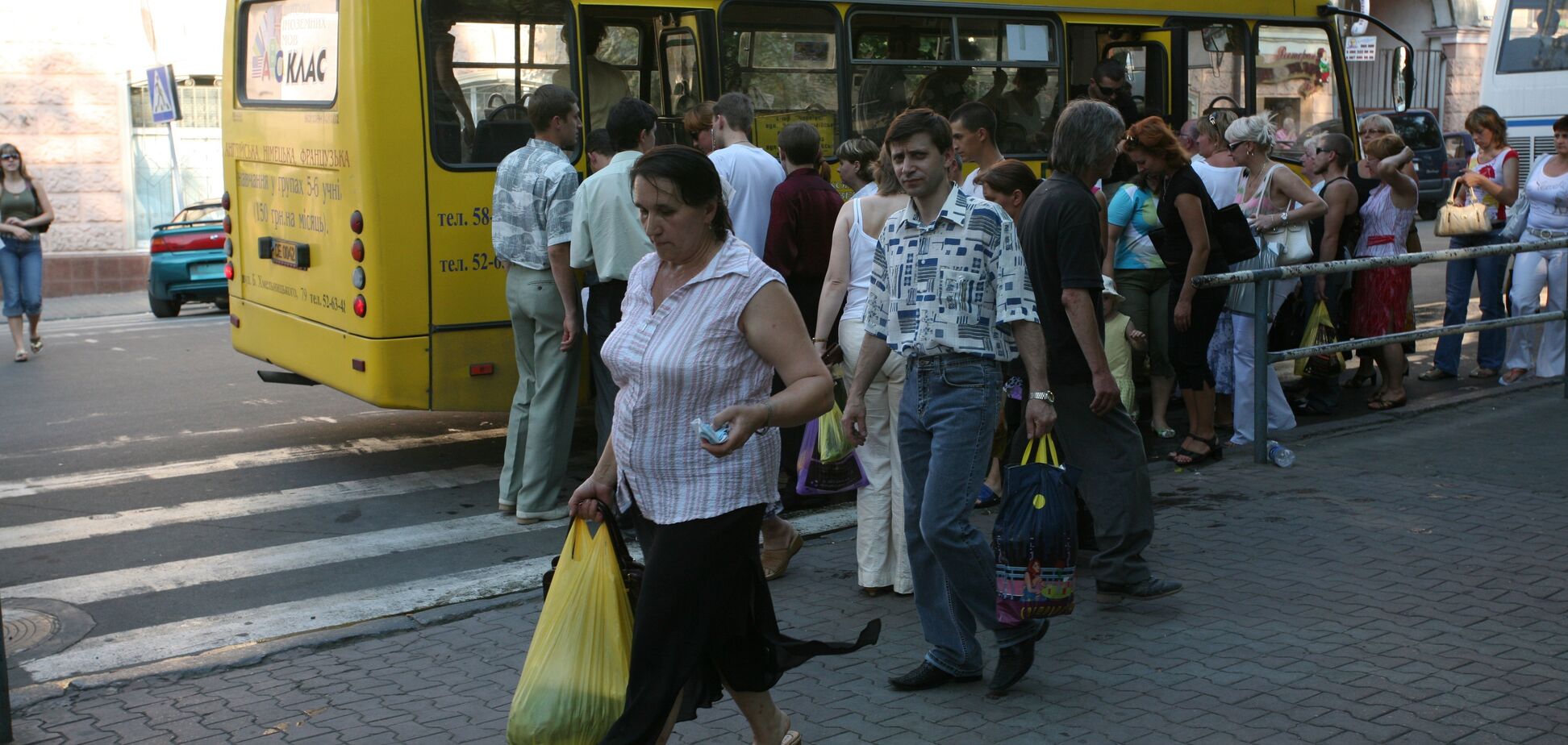 Выдадут деньгами: в Украине предложили монетизировать льготы на проезд
