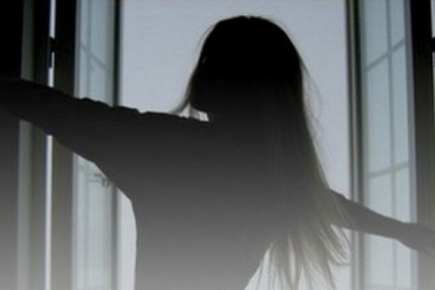 Не пустили в соцмережі: в Києві школярка наклала на себе руки через планшет