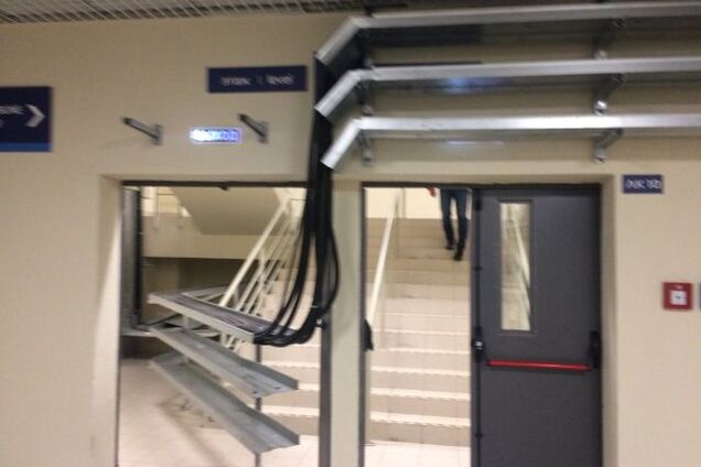 'Щоб він звалився'. У мережі показали нові проблеми головного стадіону Росії за $1 млрд