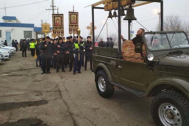 'Тупой погонный скот': в сети истерика из-за марша ГАИшников в России
