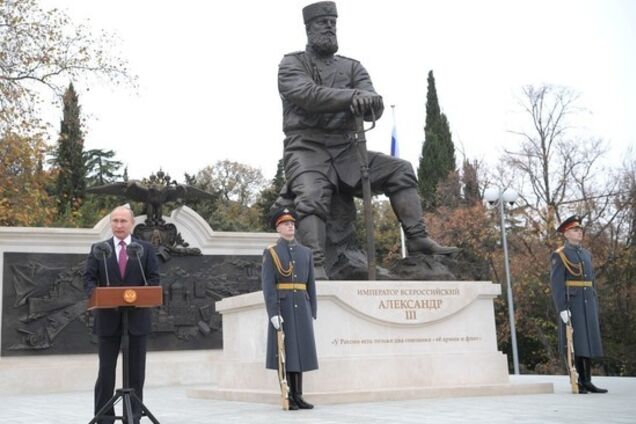Путін осоромився з пам'ятником російському імператорові: його підняли на сміх