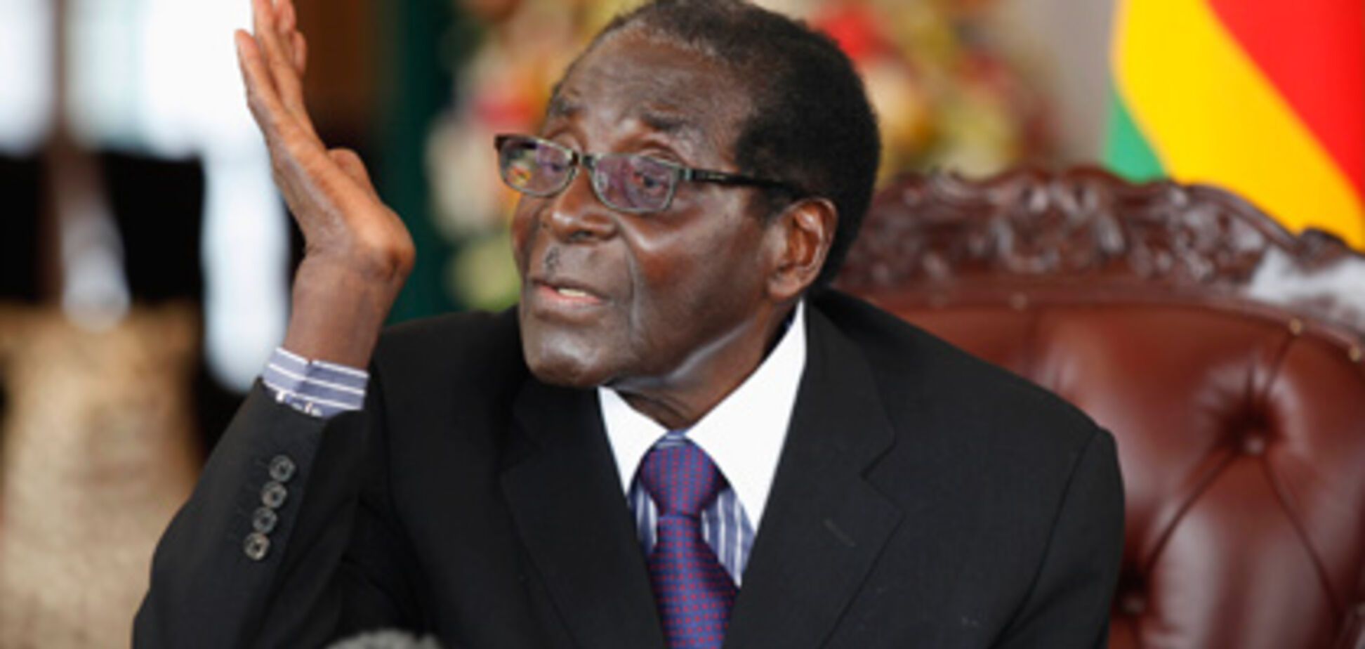 Військовий переворот у Зімбабве: президент ухвалив радикальне рішення