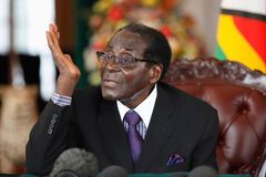 Военный переворот в Зимбабве: президент принял радикальное решение