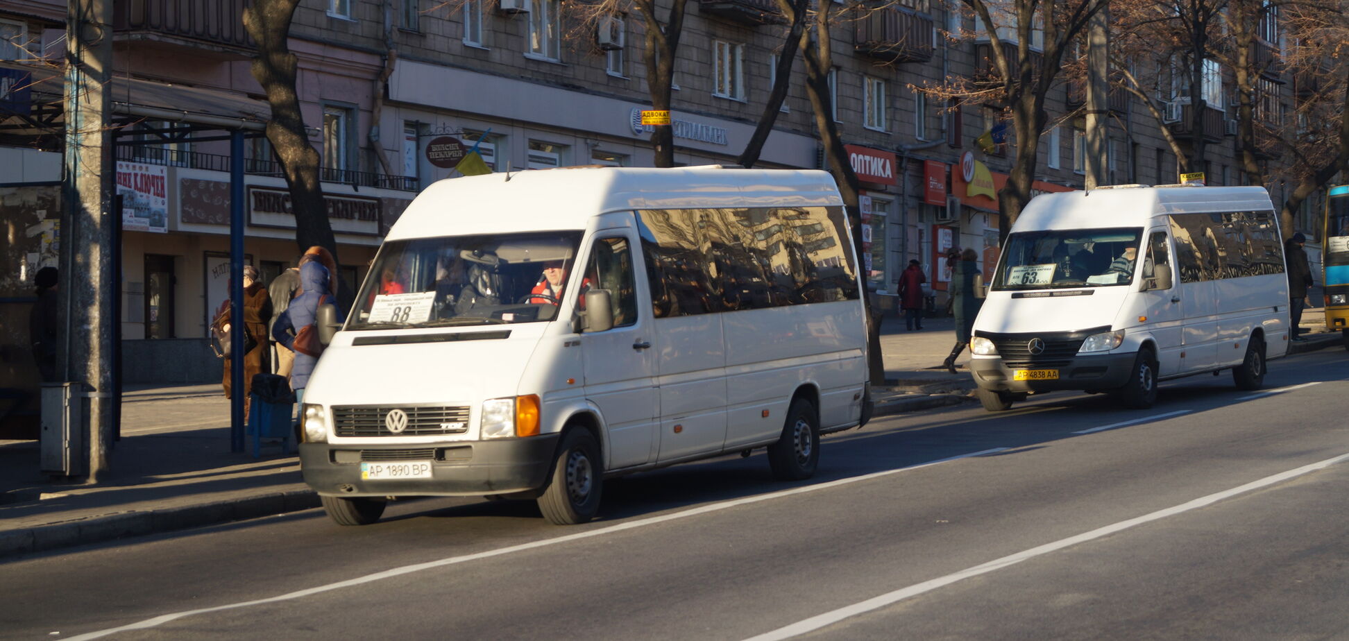 Запорожский маршрутчик отказывался выдавать пассажирам сдачу