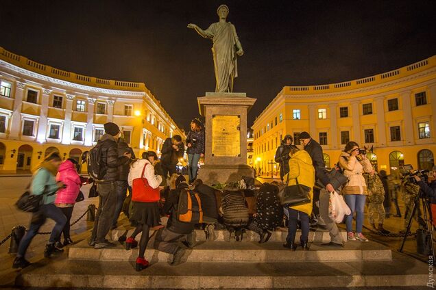 Смерть Аміни Окуевої: в Одесі вшанували пам'ять учасниці АТО