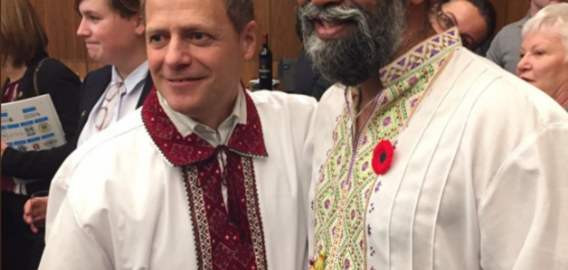 'Слава Украине!' В парламенте Канады прошел яркий флешмоб в вышиванках