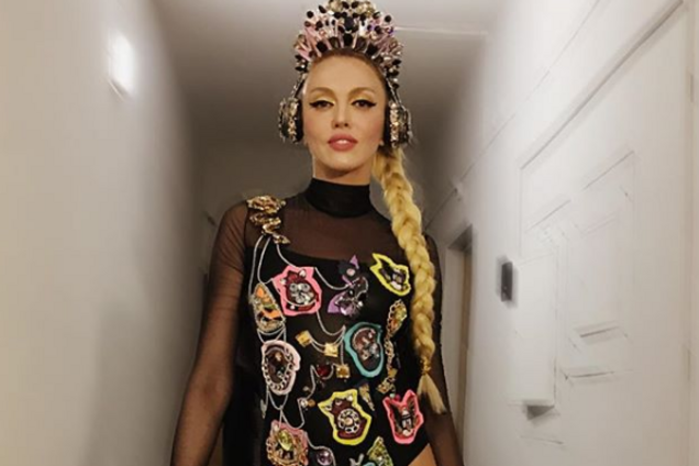 Оля Полякова