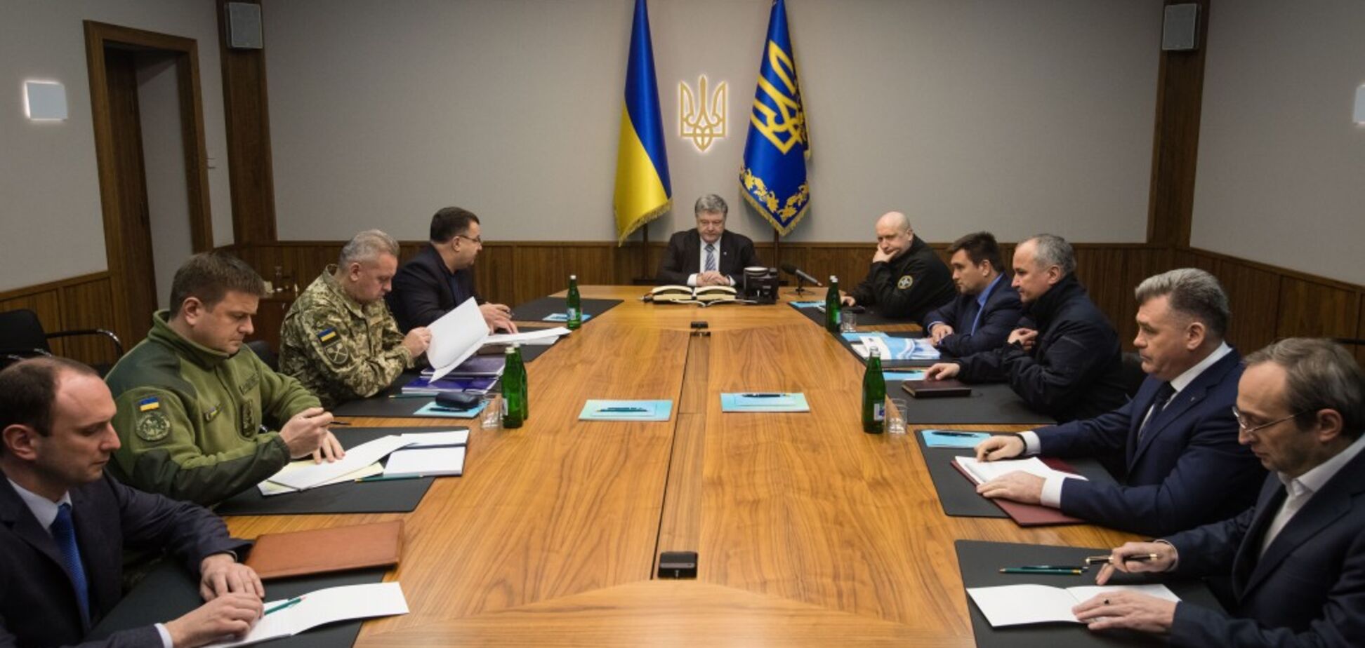 Танки Росії перетнули кордон України: Порошенко скликав екстрене засідання