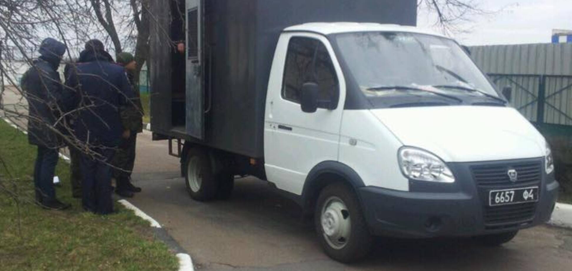 'Выманил сотни миллионов евро': из Украины выдворили самого известного мошенника Франции