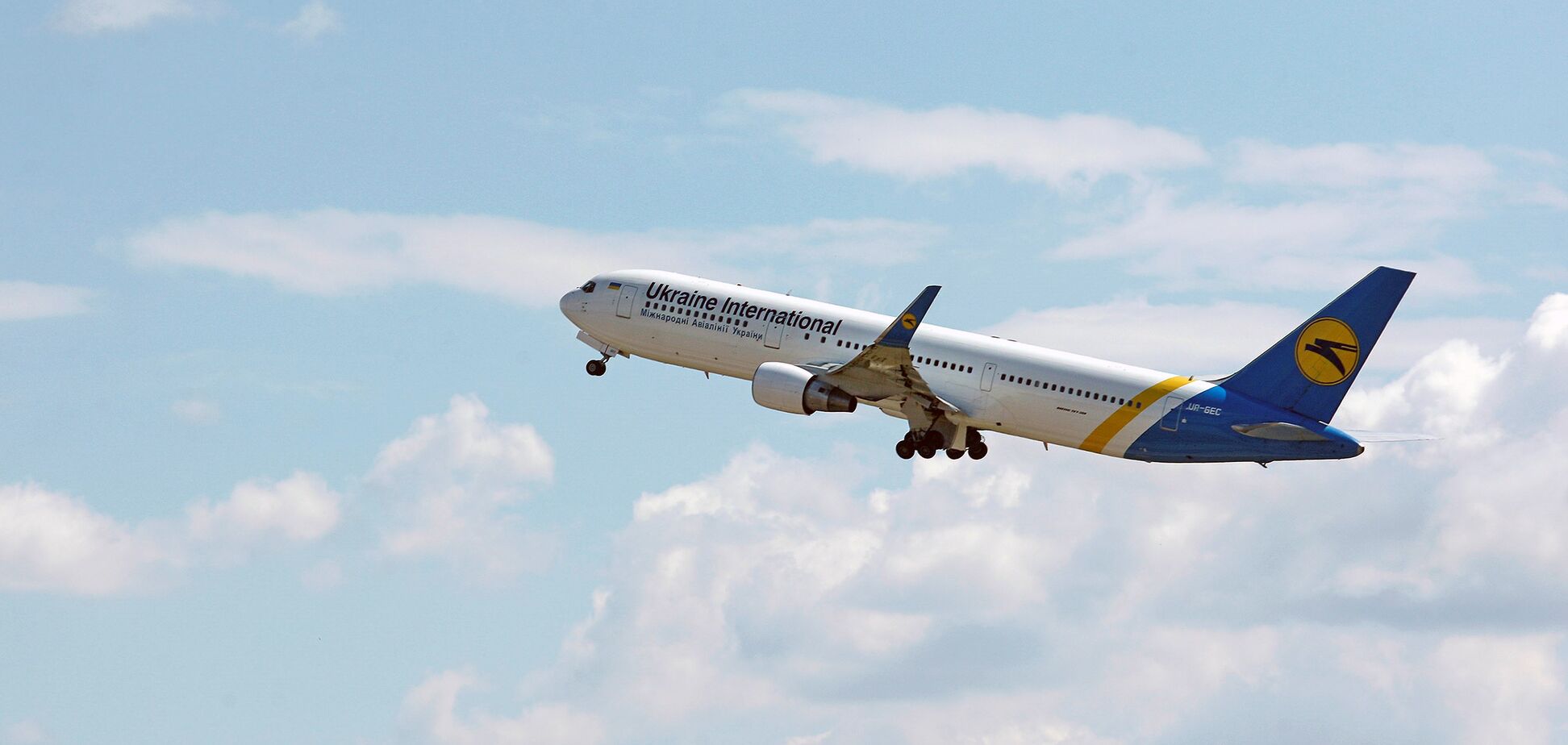 Крупнейшая авиакомпания Украины 	запускает в самолетах платный Wi-Fi