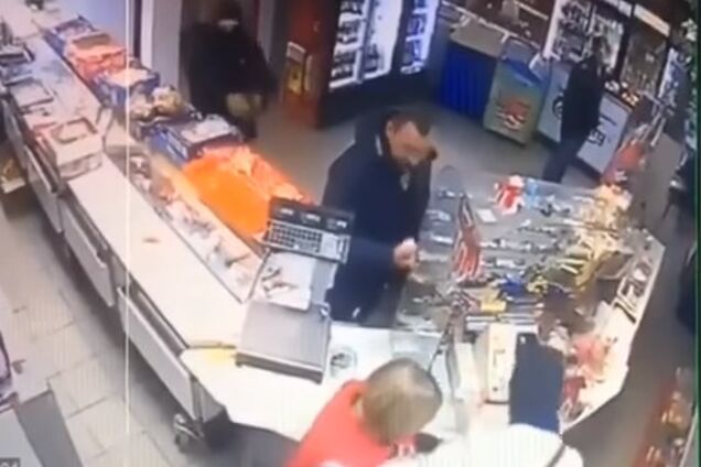 Забрали 2 тисячі: з'явилися подробиці пограбування за участю сина нардепа