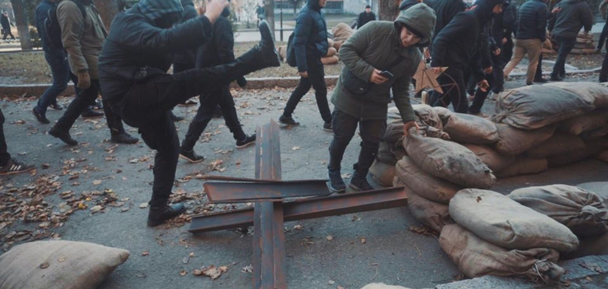 За НКВД: в Харькове националисты разгромили съемки сериала про СССР