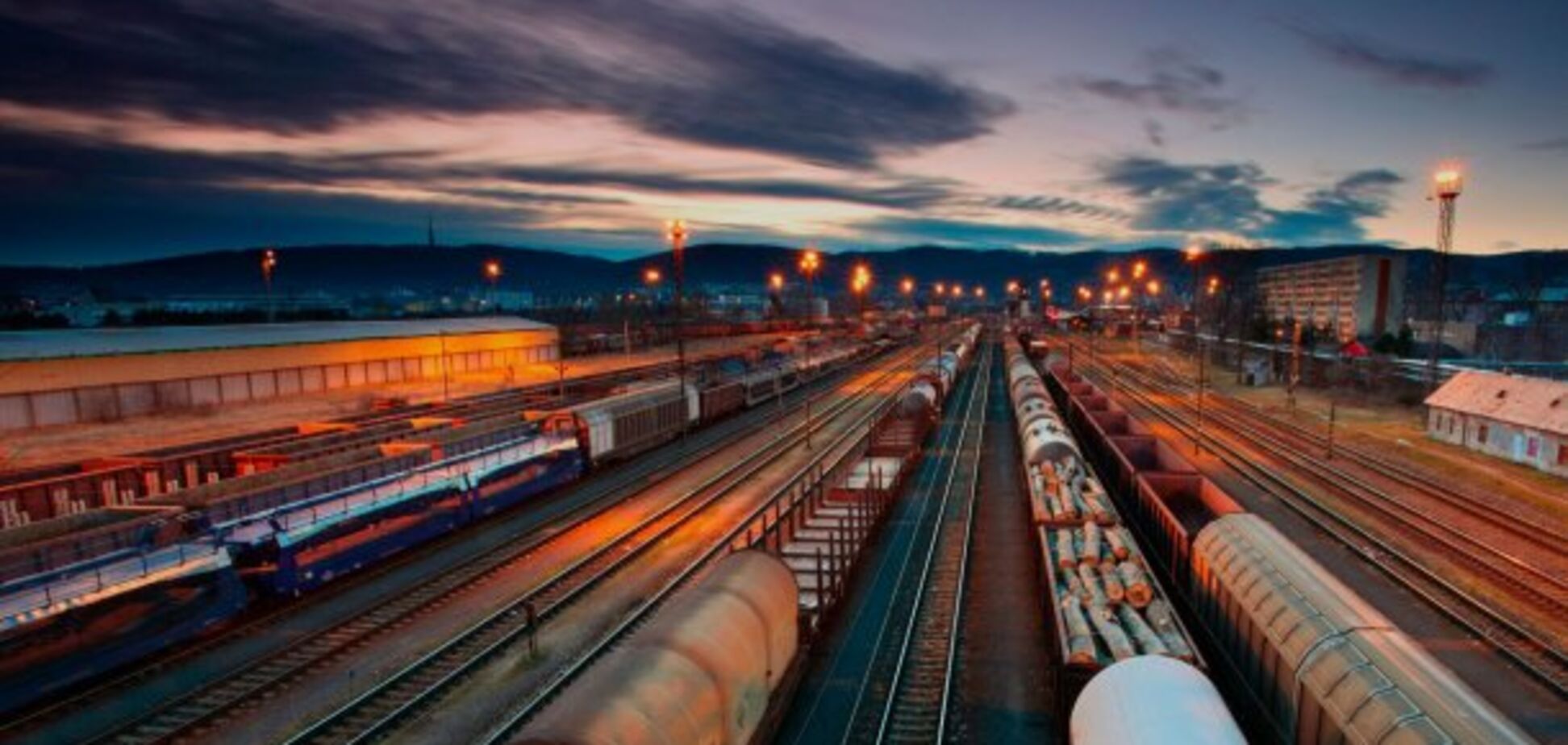 Есть вопросы: эксперт раскритиковал заявление 'УЗ' о поездах на Мариуполь