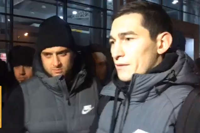 Ультрас остановили автобус 'Шахтера' и с угрозами 'наехали' на футболистов: опубликовано видео