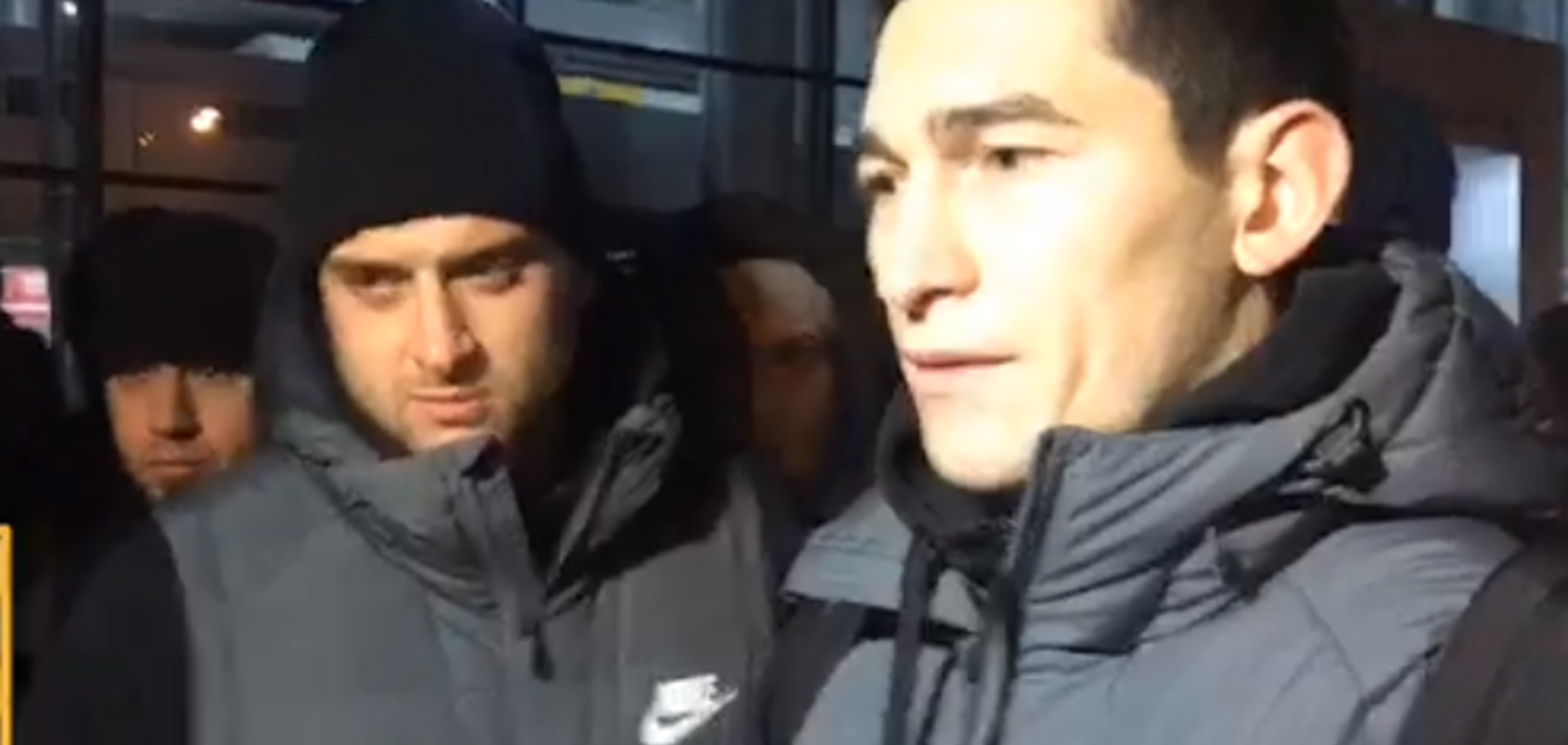 Ультрас остановили автобус 'Шахтера' и с угрозами 'наехали' на футболистов: опубликовано видео