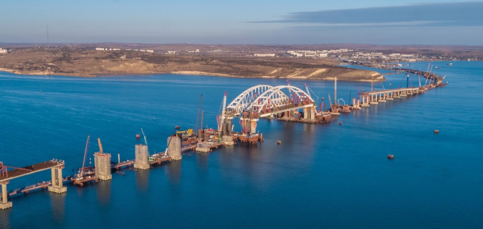 Негайно припинити будівництво Керченського мосту: міністр зробив заяву