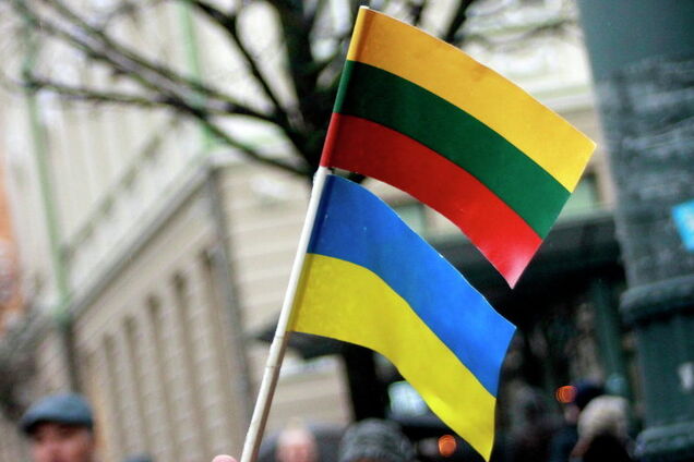 Серйозний 'подарунок': Литва схвалила передачу Україні летальної зброї