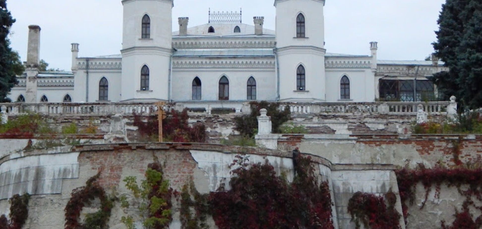 Пикассо, дендропарк и Шаровский замок: шокирующая Харьковщина