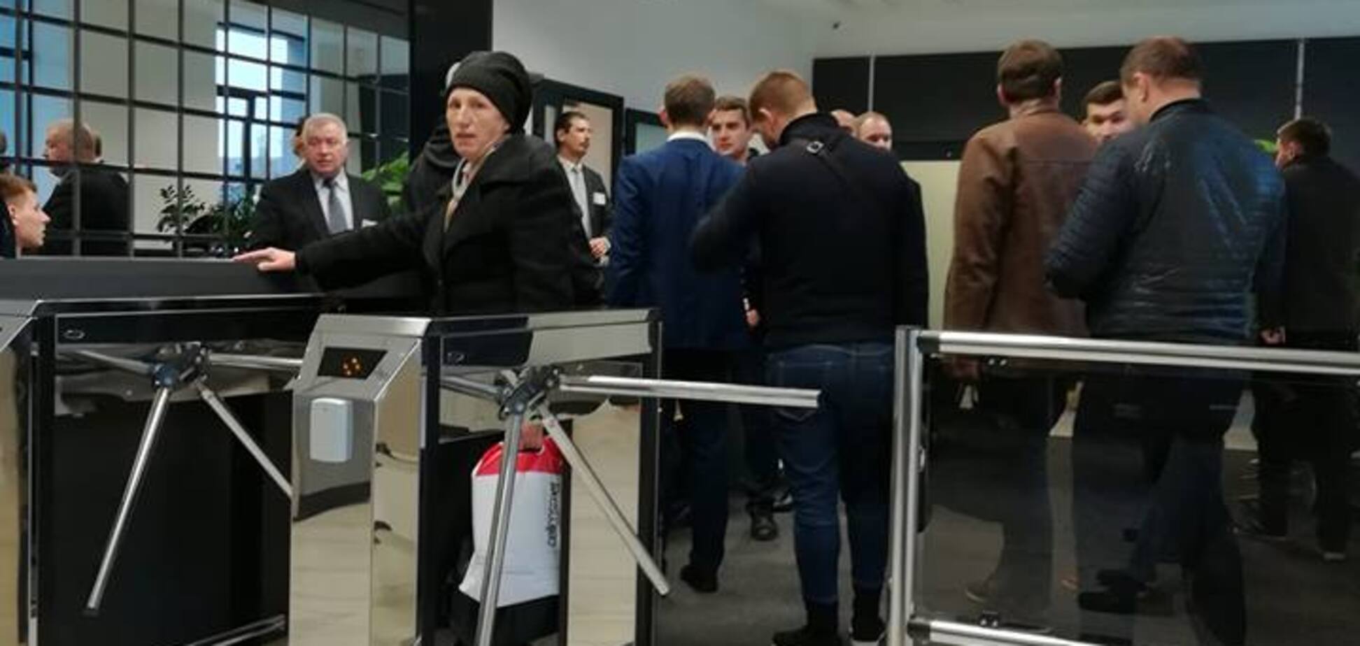 У банк Супруненка нагрянула прокуратура