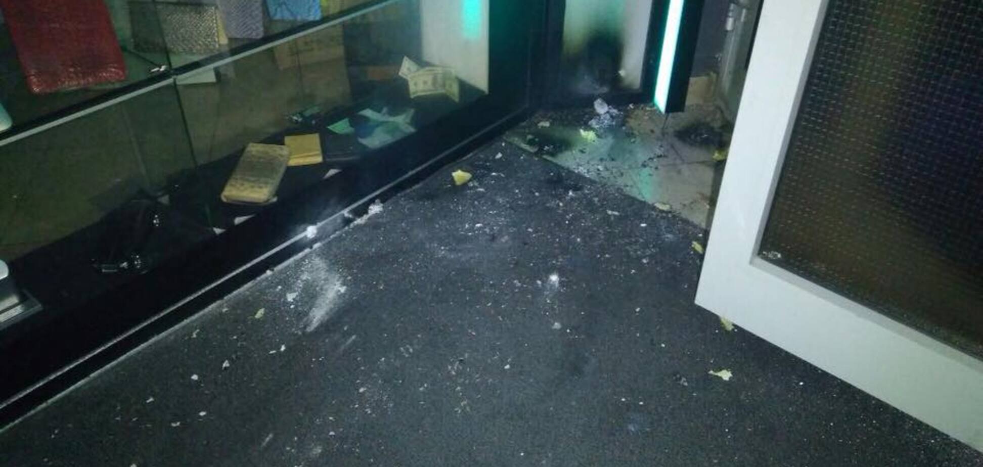 Опубликовано первое видео с места взрывов в центре Киева