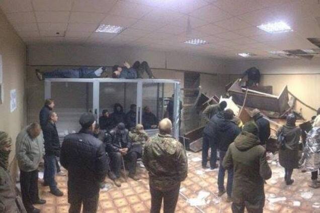 За крок до прірви беззаконня