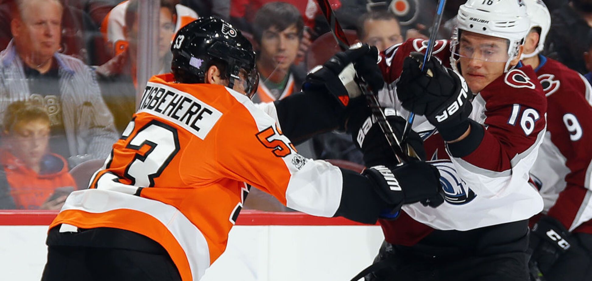 Российский хоккеист совершил мерзкий поступок во время матча НХЛ и тут же бросился в драку: опубликовано видео