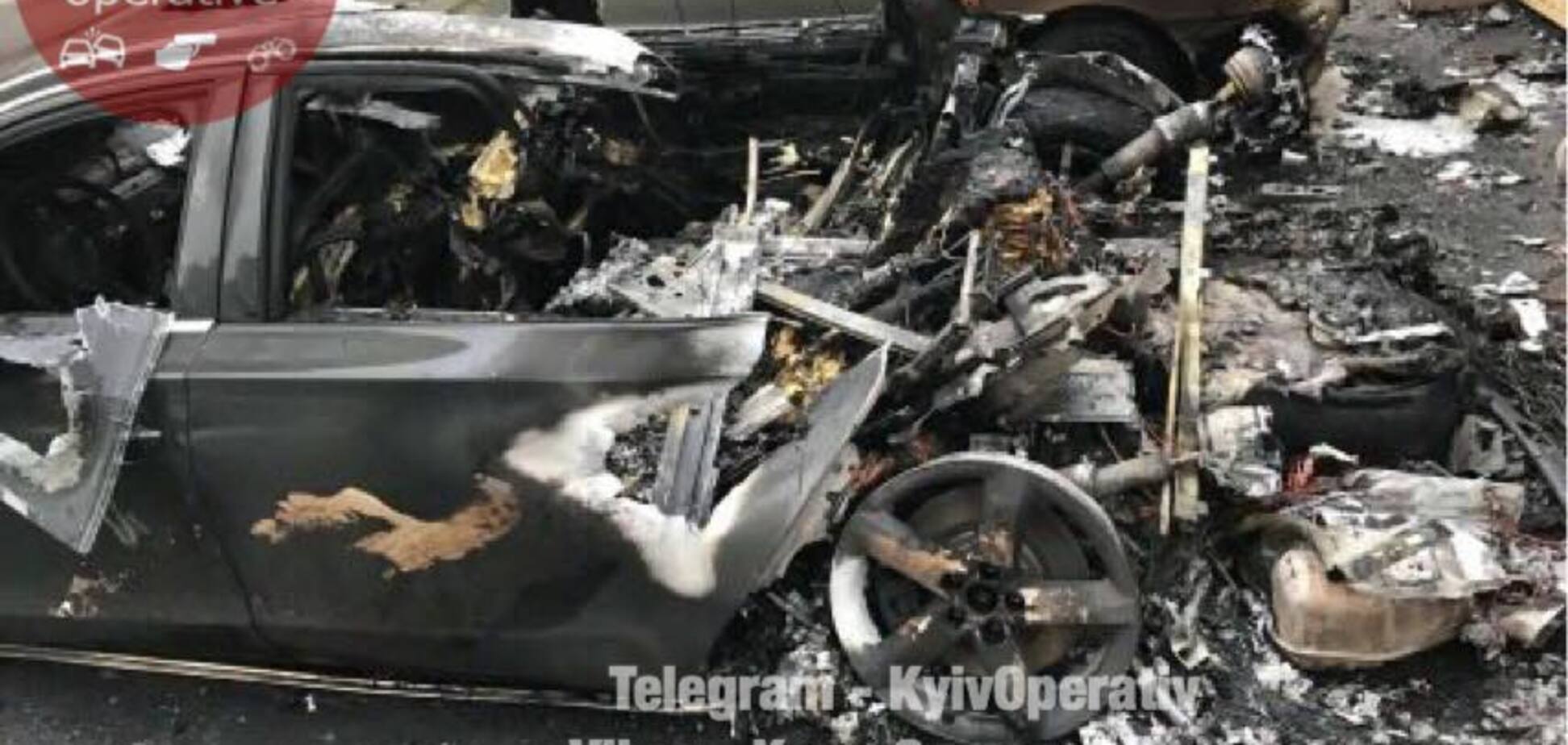 Підірвали? У Києві загадково згоріло авто, на якому возили екс-міністра