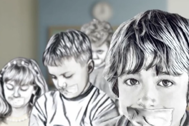 Заклеила рот скотчем: в украинской школе разгорелся скандал из-за поступка учительницы