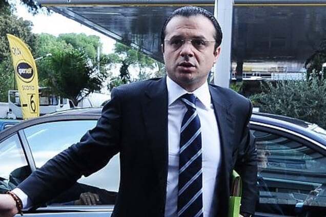 Возместили ущерб: в Италии новоиспеченного депутата арестовали за неуплату налогов