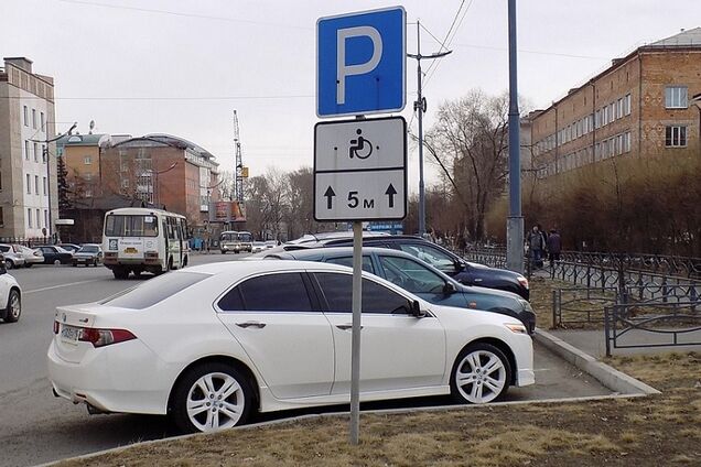 Орудуют 'мстители': в сети показали, как в Украине борются с автохамами
