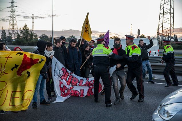 Захоплений вокзал: у Каталонії почався масовий страйк