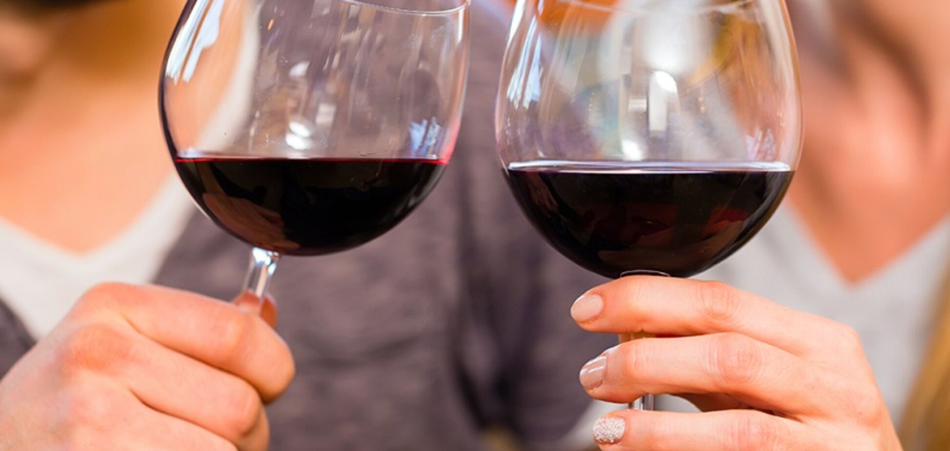 стаканы с вином