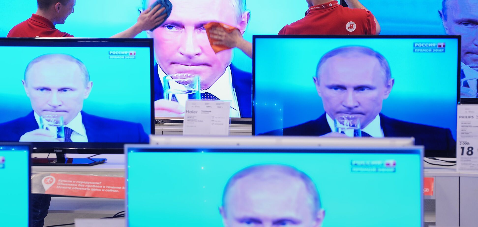 'Поливает Украину дер*мом': названы победы в информвойне с Россией
