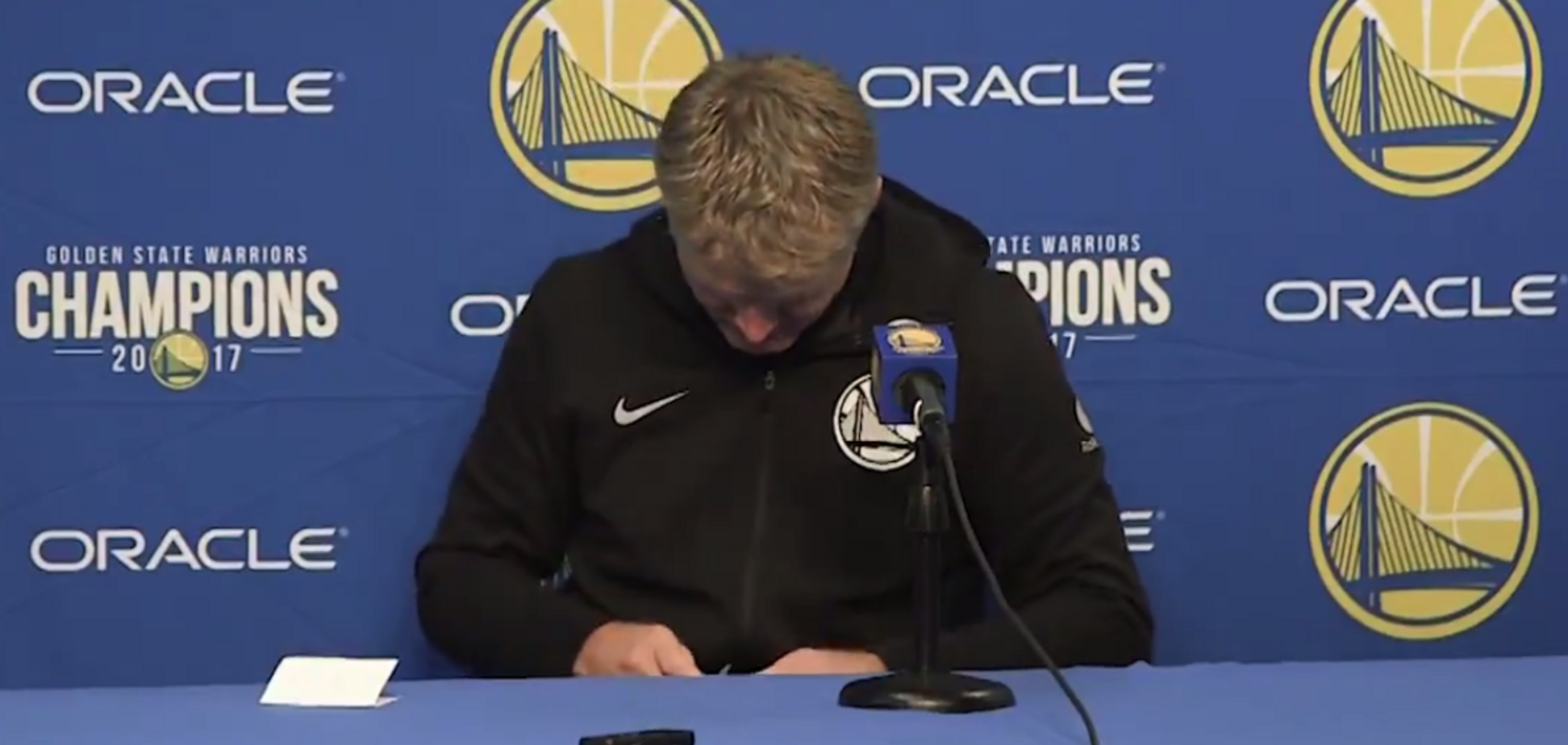 Кутикули. П'ятиразовий чемпіон НБА вразив незвичним заняттям на прес-конференції